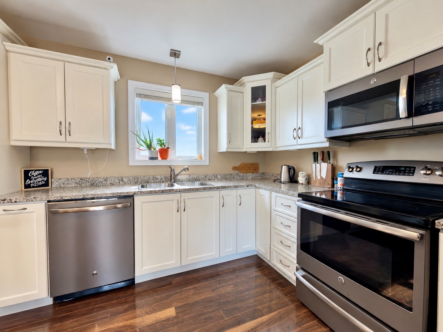 28 BARE MOUNTAIN, CLARENVILLE, Newfoundland, Canada A5A 0E4, ,2 BathroomsBathrooms,Residential,For Sale,BARE MOUNTAIN,6559