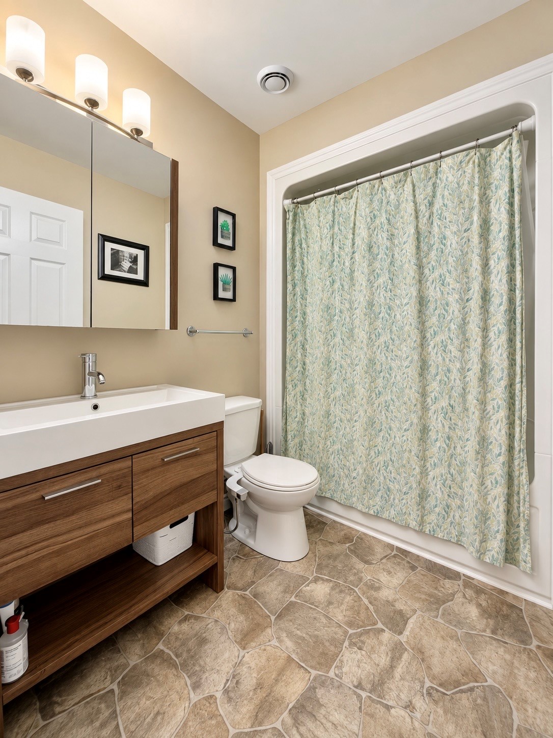 28 BARE MOUNTAIN, CLARENVILLE, Newfoundland, Canada A5A 0E4, ,2 BathroomsBathrooms,Residential,For Sale,BARE MOUNTAIN,6559
