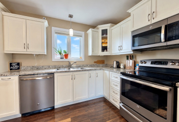 28 BARE MOUNTAIN, CLARENVILLE, Newfoundland, Canada A5A 0E4, ,2 BathroomsBathrooms,Residential,For Sale,BARE MOUNTAIN,6559 28 BARE MOUNTAIN, CLARENVILLE, Newfoundland, Canada A5A 0E4, ,2 BathroomsBathrooms,Residential,For Sale,BARE MOUNTAIN,6559
