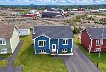 28 BARE MOUNTAIN, CLARENVILLE, Newfoundland, Canada A5A 0E4, ,2 BathroomsBathrooms,Residential,For Sale,BARE MOUNTAIN,6559 28 BARE MOUNTAIN, CLARENVILLE, Newfoundland, Canada A5A 0E4, ,2 BathroomsBathrooms,Residential,For Sale,BARE MOUNTAIN,6559