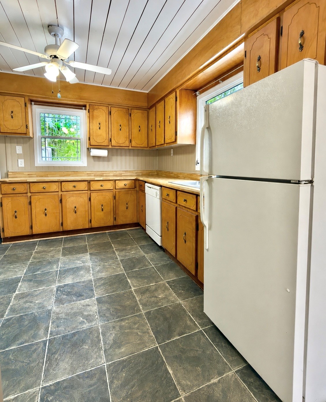 138 MEMORIAL DRIVE, CLARENVILLE, Newfoundland, Canada A5A1N5, ,1 BathroomBathrooms,Residential,For Sale,MEMORIAL DRIVE,6561