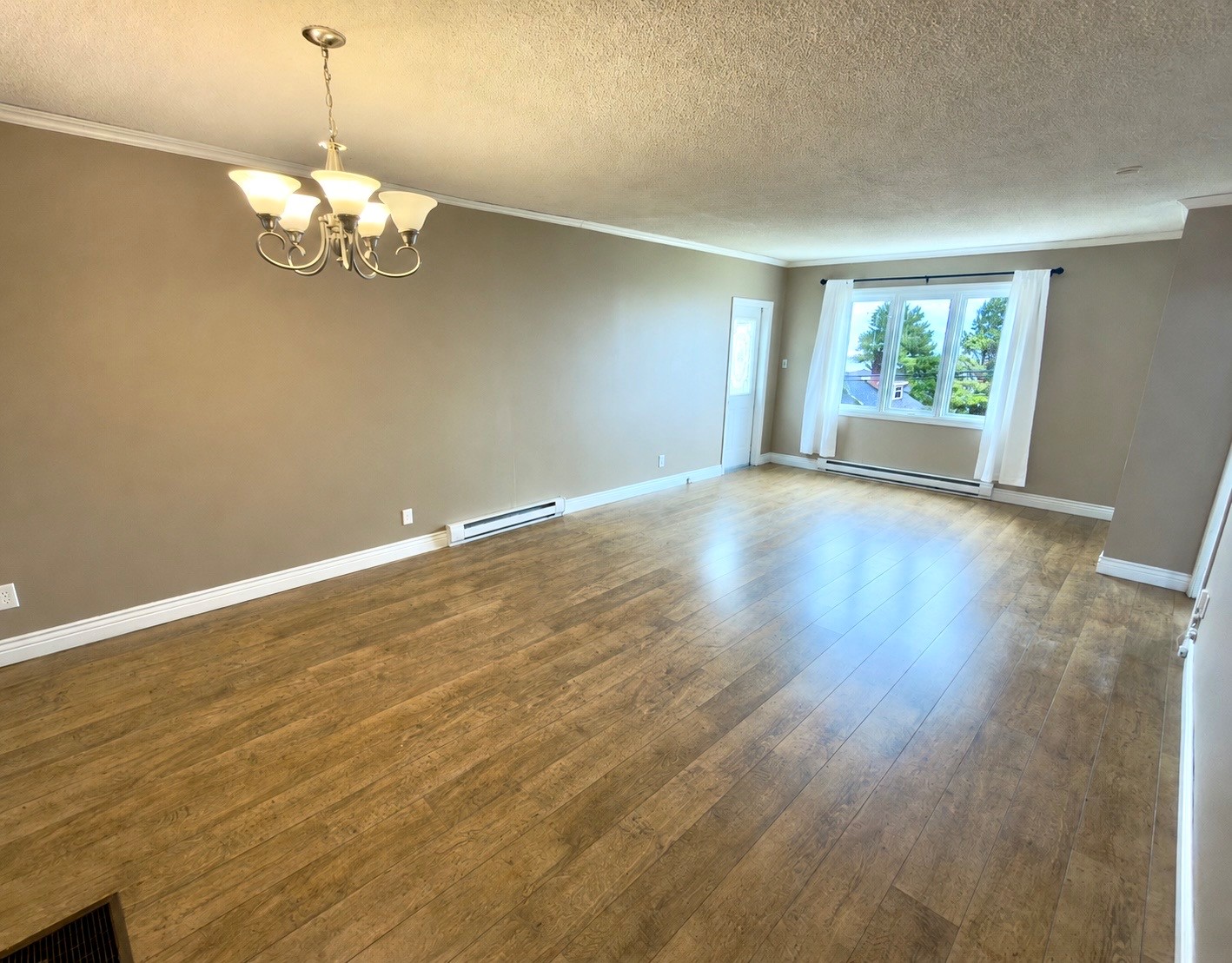 138 MEMORIAL DRIVE, CLARENVILLE, Newfoundland, Canada A5A1N5, ,1 BathroomBathrooms,Residential,For Sale,MEMORIAL DRIVE,6561