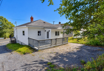 138 MEMORIAL DRIVE, CLARENVILLE, Newfoundland, Canada A5A1N5, ,1 BathroomBathrooms,Residential,For Sale,MEMORIAL DRIVE,6561 138 MEMORIAL DRIVE, CLARENVILLE, Newfoundland, Canada A5A1N5, ,1 BathroomBathrooms,Residential,For Sale,MEMORIAL DRIVE,6561