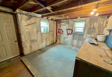 138 MEMORIAL DRIVE, CLARENVILLE, Newfoundland, Canada A5A1N5, ,1 BathroomBathrooms,Residential,For Sale,MEMORIAL DRIVE,6561