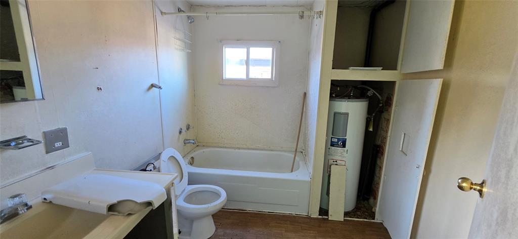 49 MAYOR AVENUE, ST. LAWRENCE, Newfoundland, Canada A0E2V0, ,1 BathroomBathrooms,Residential,Sale Pending,MAYOR AVENUE,6563
