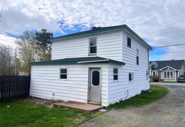 10-12 HILL AVENUE, CLARKE'S BEACH, Newfoundland, Canada A0A1W0, ,1 BathroomBathrooms,Residential,For Sale,HILL AVENUE,6564