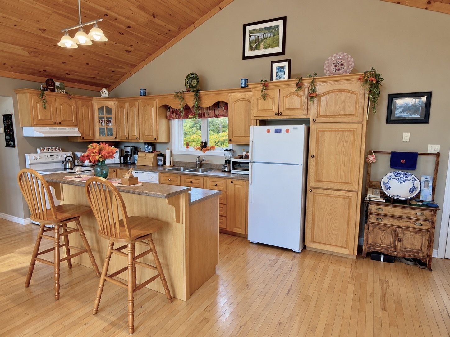 494 MAIN STREET, PORT BLANDFORD, Newfoundland, Canada A0C 2G0, ,2 BathroomsBathrooms,Residential,For Sale,MAIN STREET,6576
