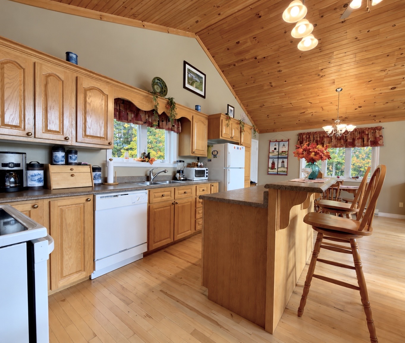 494 MAIN STREET, PORT BLANDFORD, Newfoundland, Canada A0C 2G0, ,2 BathroomsBathrooms,Residential,For Sale,MAIN STREET,6576