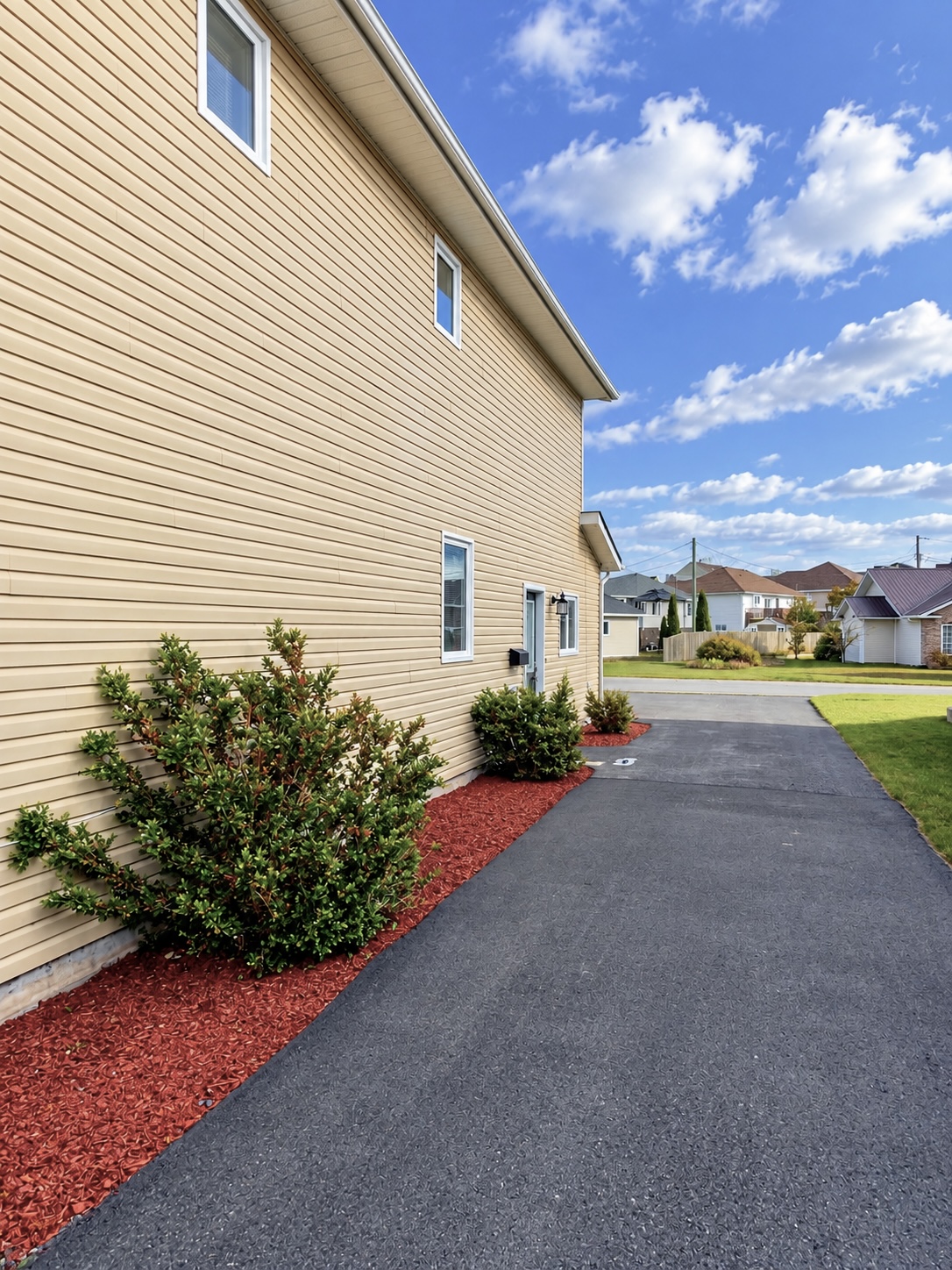 6 JEAN D'ARC PLACE, CLARENVILLE, Newfoundland, Canada A5A 1J4, ,2 BathroomsBathrooms,Residential,For Sale,JEAN D'ARC PLACE,6577