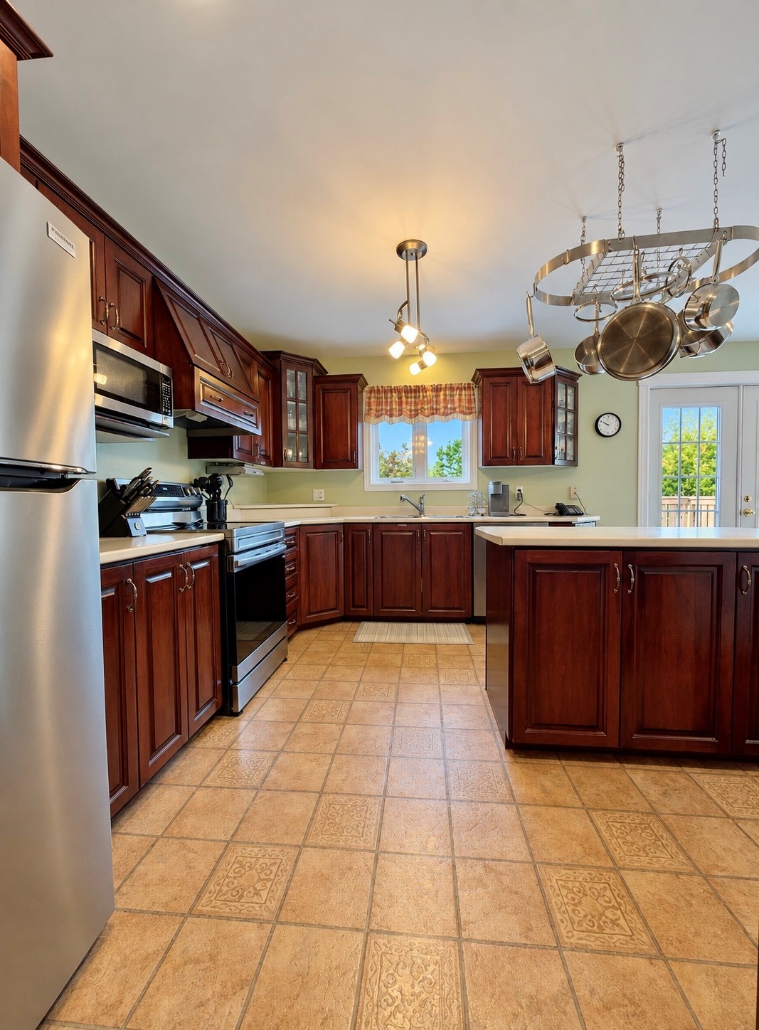 6 JEAN D'ARC PLACE, CLARENVILLE, Newfoundland, Canada A5A 1J4, ,2 BathroomsBathrooms,Residential,For Sale,JEAN D'ARC PLACE,6577