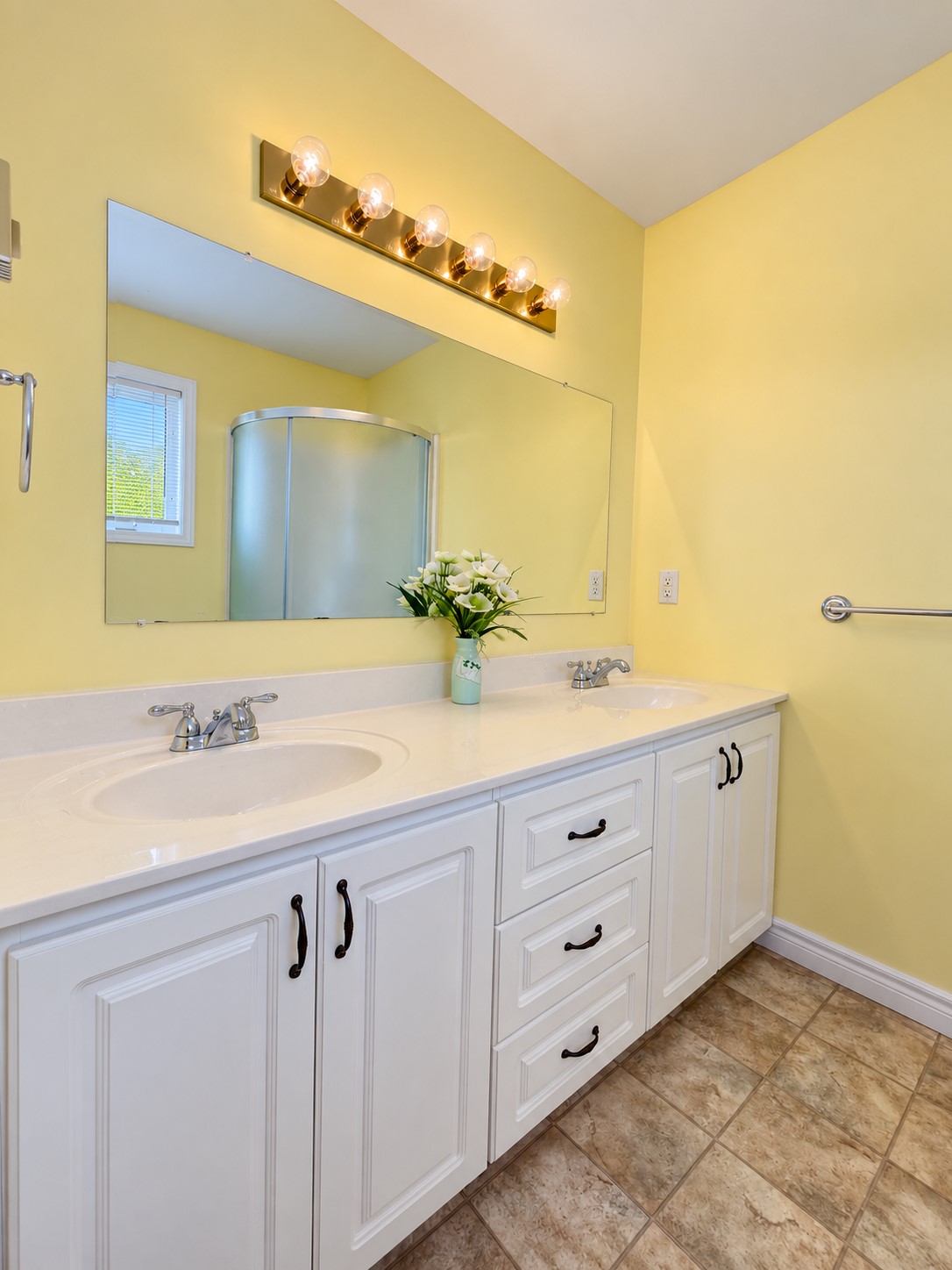 6 JEAN D'ARC PLACE, CLARENVILLE, Newfoundland, Canada A5A 1J4, ,2 BathroomsBathrooms,Residential,For Sale,JEAN D'ARC PLACE,6577