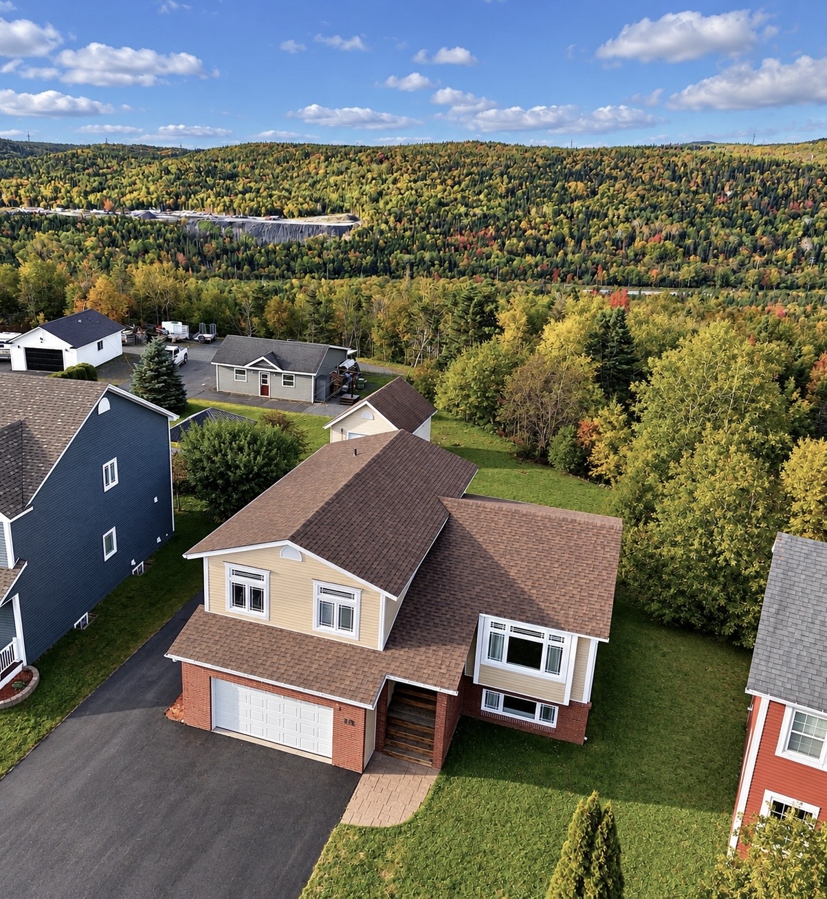 6 JEAN D'ARC PLACE, CLARENVILLE, Newfoundland, Canada A5A 1J4, ,2 BathroomsBathrooms,Residential,For Sale,JEAN D'ARC PLACE,6577