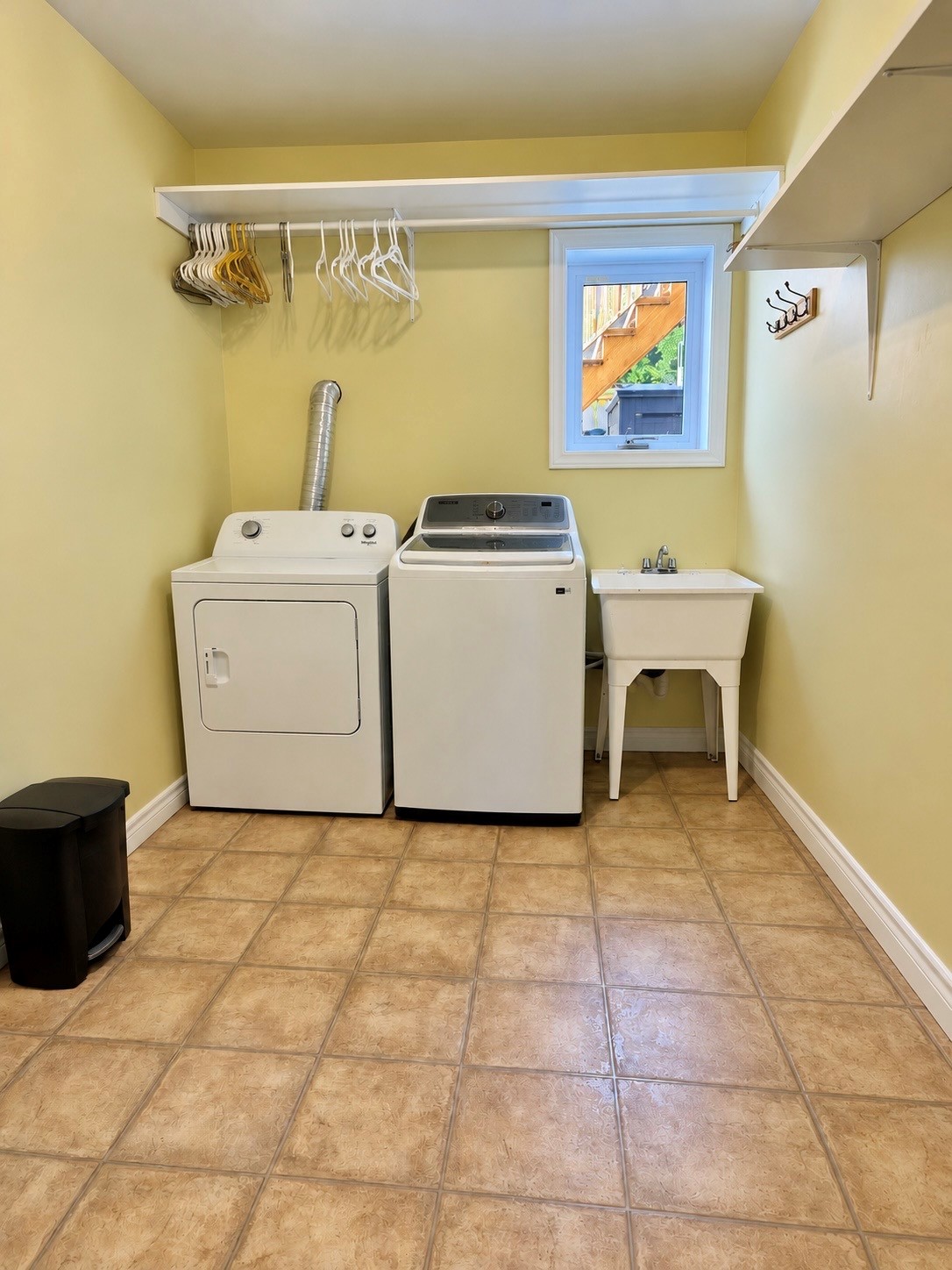 6 JEAN D'ARC PLACE, CLARENVILLE, Newfoundland, Canada A5A 1J4, ,2 BathroomsBathrooms,Residential,For Sale,JEAN D'ARC PLACE,6577