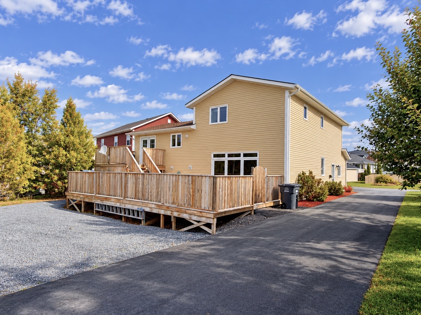 6 JEAN D'ARC PLACE, CLARENVILLE, Newfoundland, Canada A5A 1J4, ,2 BathroomsBathrooms,Residential,For Sale,JEAN D'ARC PLACE,6577