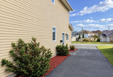 6 JEAN D'ARC PLACE, CLARENVILLE, Newfoundland, Canada A5A 1J4, ,2 BathroomsBathrooms,Residential,For Sale,JEAN D'ARC PLACE,6577