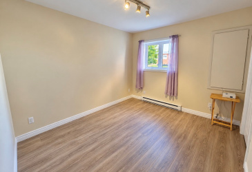 6 JEAN D'ARC PLACE, CLARENVILLE, Newfoundland, Canada A5A 1J4, ,2 BathroomsBathrooms,Residential,For Sale,JEAN D'ARC PLACE,6577