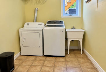 6 JEAN D'ARC PLACE, CLARENVILLE, Newfoundland, Canada A5A 1J4, ,2 BathroomsBathrooms,Residential,For Sale,JEAN D'ARC PLACE,6577