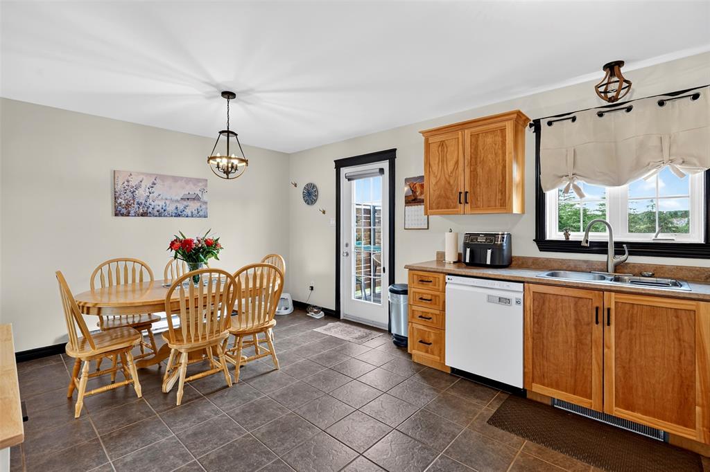 21-23 BISHOP'S ROAD, BAY ROBERTS, Newfoundland, Canada A0A 1G0, ,3 BathroomsBathrooms,Residential,For Sale,BISHOP'S ROAD,6580
