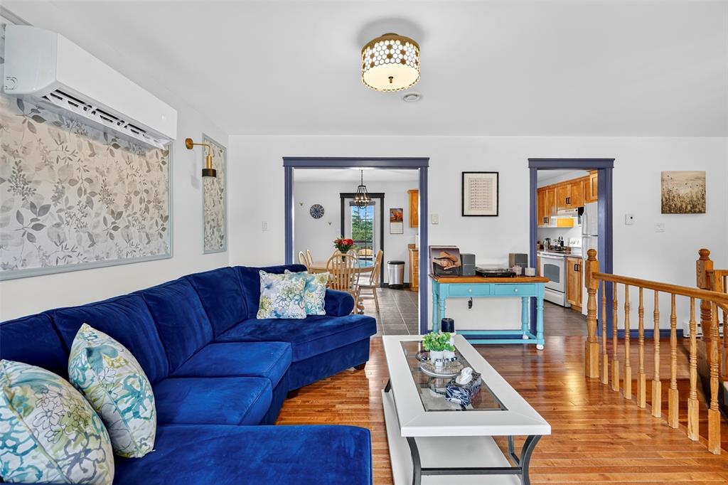 21-23 BISHOP'S ROAD, BAY ROBERTS, Newfoundland, Canada A0A 1G0, ,3 BathroomsBathrooms,Residential,For Sale,BISHOP'S ROAD,6580