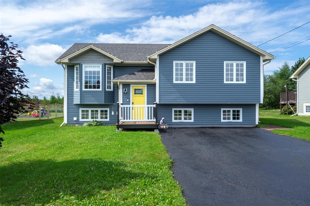 21-23 BISHOP'S ROAD, BAY ROBERTS, Newfoundland, Canada A0A 1G0, ,3 BathroomsBathrooms,Residential,For Sale,BISHOP'S ROAD,6580