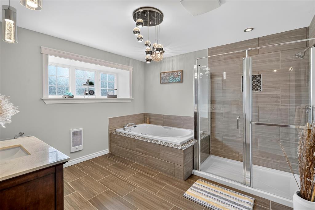21-23 BISHOP'S ROAD, BAY ROBERTS, Newfoundland, Canada A0A 1G0, ,3 BathroomsBathrooms,Residential,For Sale,BISHOP'S ROAD,6580