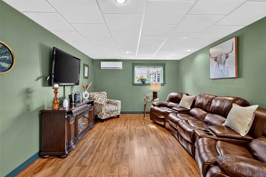 21-23 BISHOP'S ROAD, BAY ROBERTS, Newfoundland, Canada A0A 1G0, ,3 BathroomsBathrooms,Residential,For Sale,BISHOP'S ROAD,6580