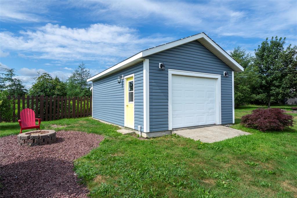 21-23 BISHOP'S ROAD, BAY ROBERTS, Newfoundland, Canada A0A 1G0, ,3 BathroomsBathrooms,Residential,For Sale,BISHOP'S ROAD,6580