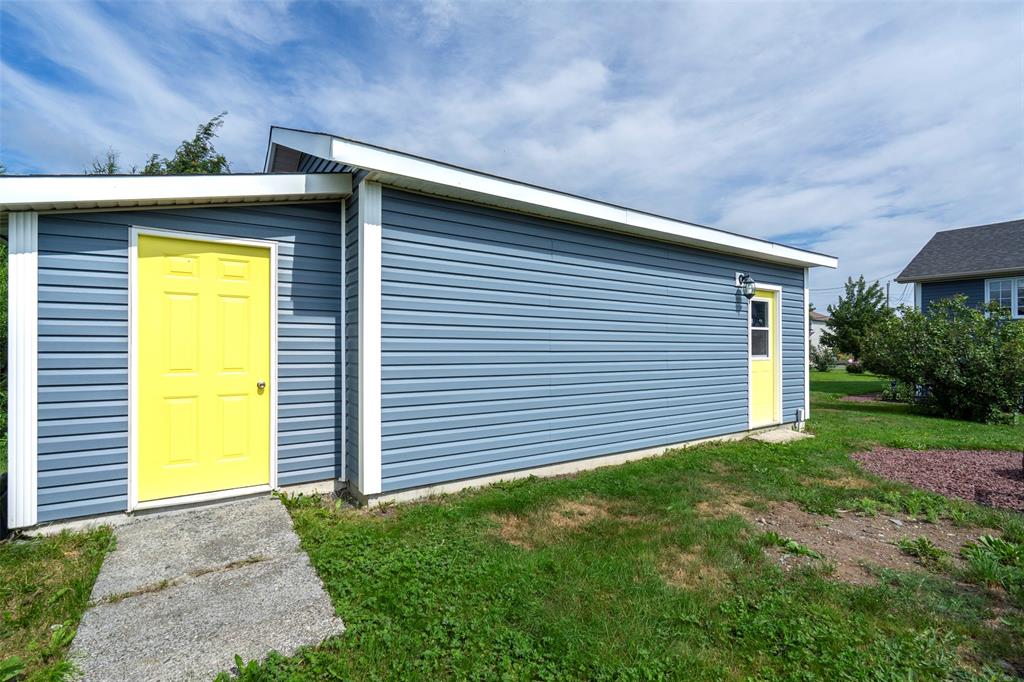 21-23 BISHOP'S ROAD, BAY ROBERTS, Newfoundland, Canada A0A 1G0, ,3 BathroomsBathrooms,Residential,For Sale,BISHOP'S ROAD,6580