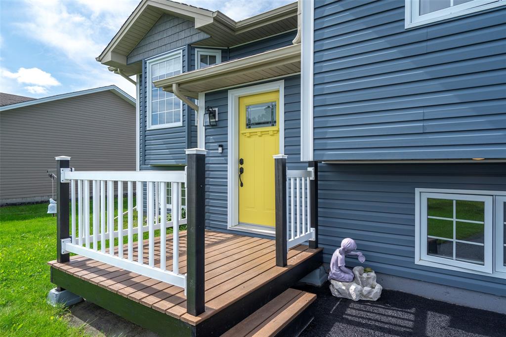 21-23 BISHOP'S ROAD, BAY ROBERTS, Newfoundland, Canada A0A 1G0, ,3 BathroomsBathrooms,Residential,For Sale,BISHOP'S ROAD,6580