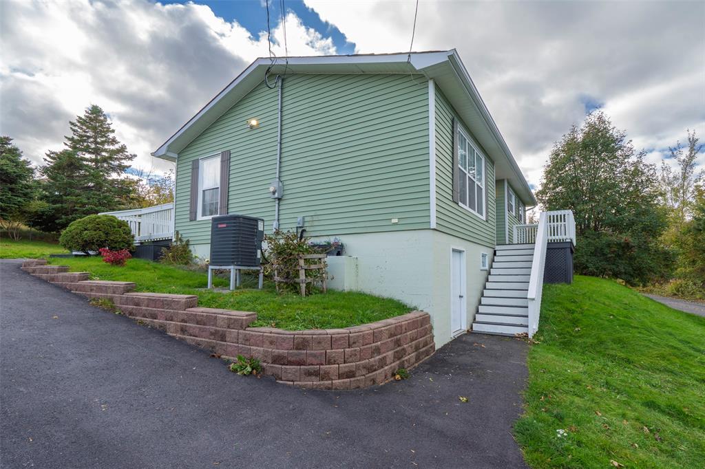7 PONDSIDE, CARBONEAR, Newfoundland, Canada A1Y1C5, ,1 BathroomBathrooms,Residential,For Sale,PONDSIDE,6585